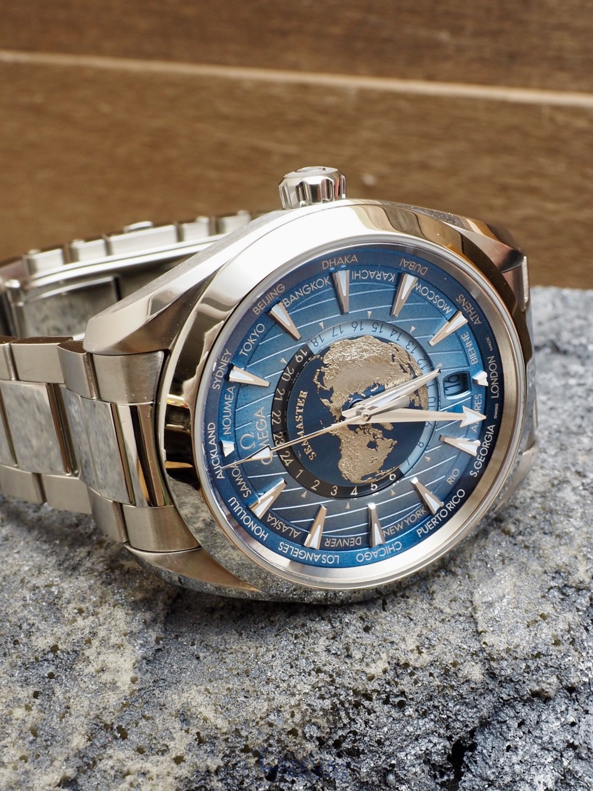 Omega Seamaster Aqua Terra Worldtimer Summer Edition